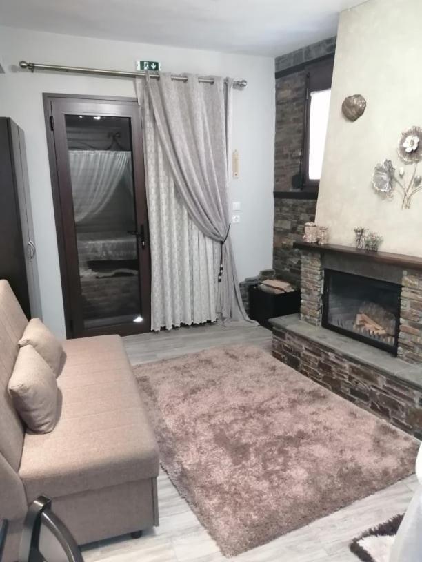 Guesthouse Athanasiou Káto Loutrákion Eksteriør billede