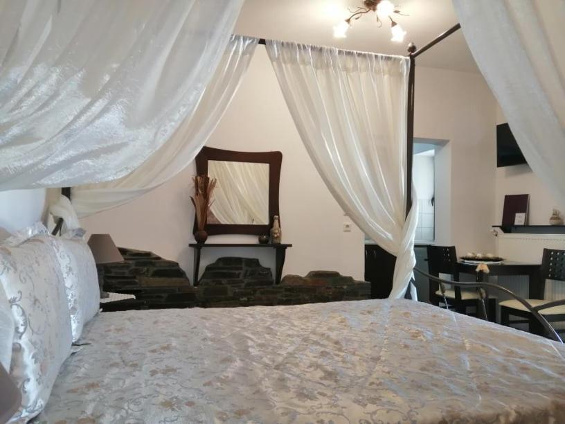 Guesthouse Athanasiou Káto Loutrákion Eksteriør billede